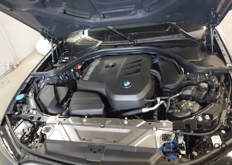 2025 BMW 3 Series 330I xDrive z USA, uszkodzony, nr VIN 3MW89CW08S8F31843